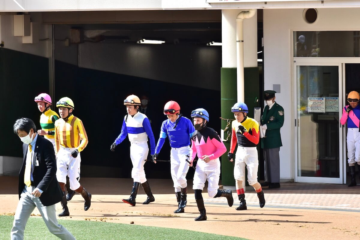 J.モレイラ、B.ムルザバエフに代わる「刺客」が来日!? 凱旋門賞ジョッキーに今夏話題の女性騎手…年明けも「大物」が短期免許を予定の画像1