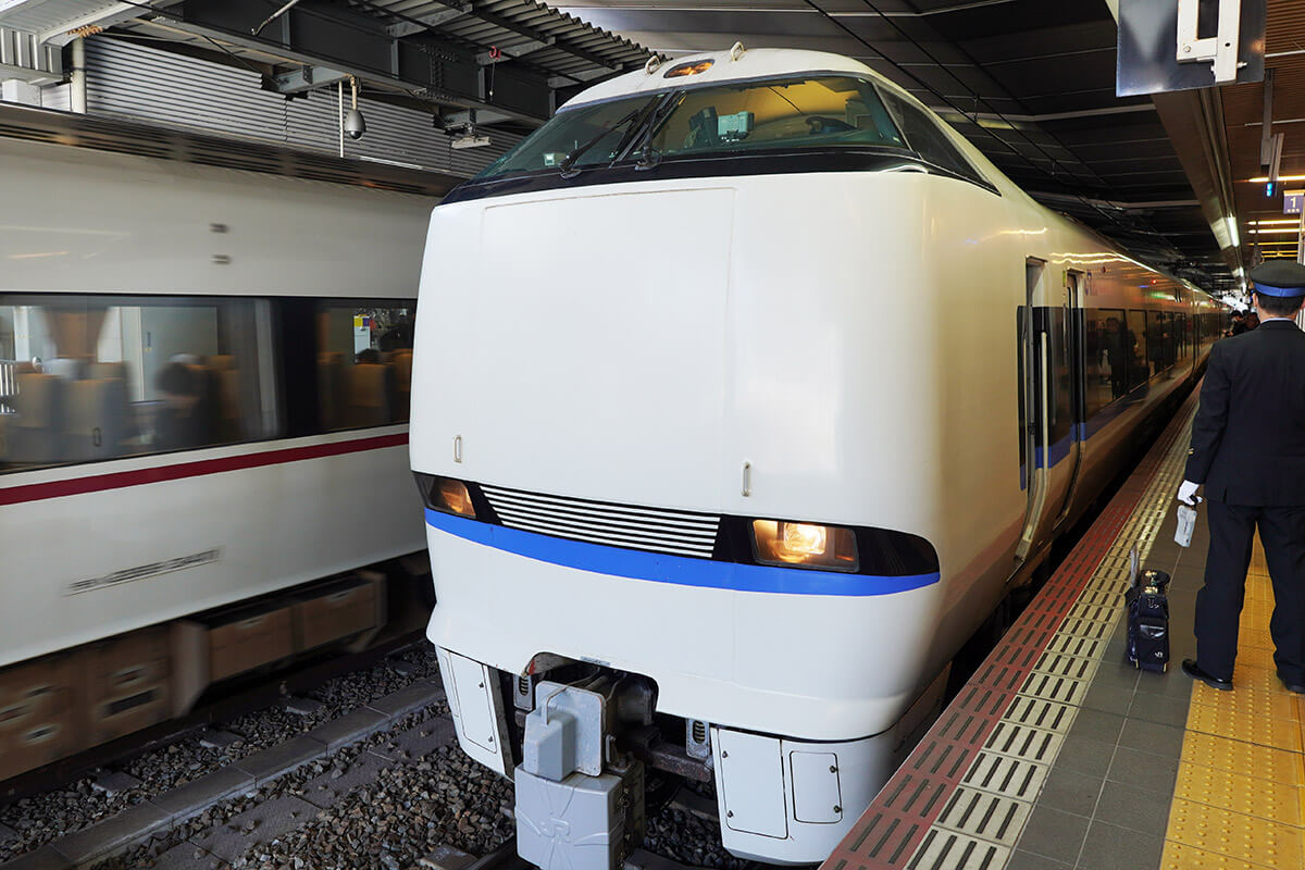 【1】最高速度は新幹線のほうが2倍も速い