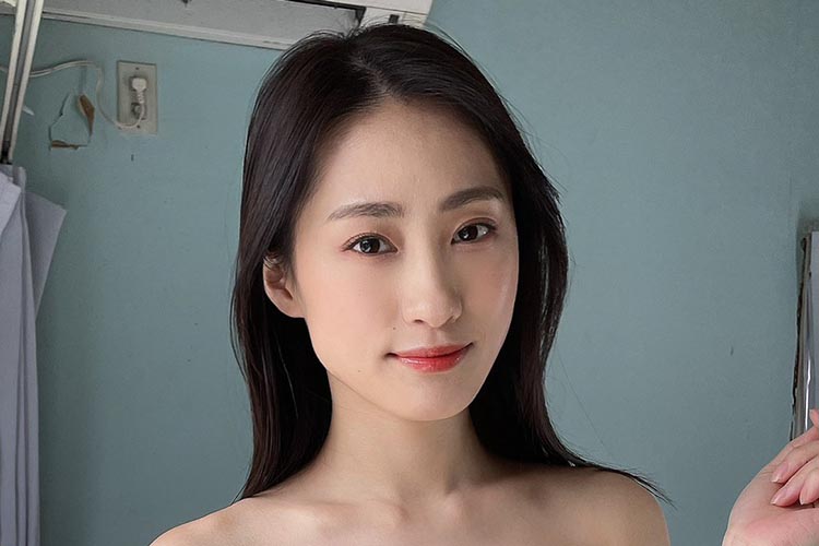 澄田綾乃「不適切にも程がある」艶ボディの画像1