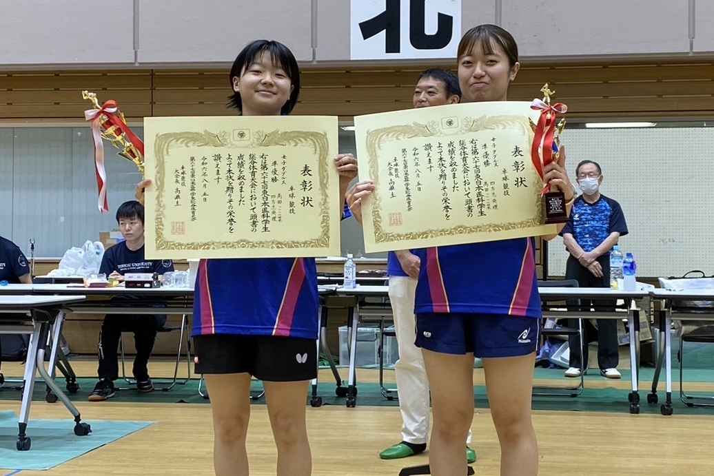 写真：（右から）四方志央理/髙田ここ菜(東北医科薬科大学)/撮影：ラリーズ編集部