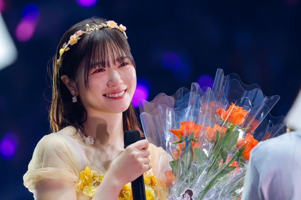 🎤日向坂46「丹生明里卒業セレモニー」、グループを象徴する笑顔の“にぱー”と美しい涙 - 芸能ニュース掲示板|5レス|爆サイ.com南関東版