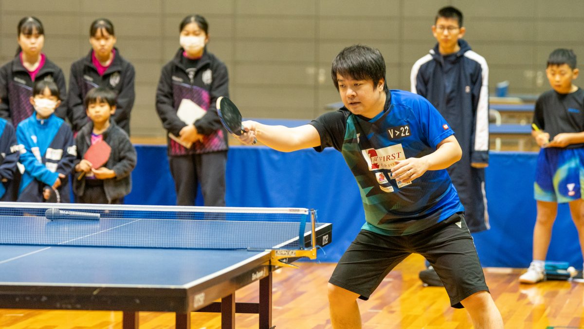 写真:技術指導をする岸川聖也/撮影:ラリーズ編集部