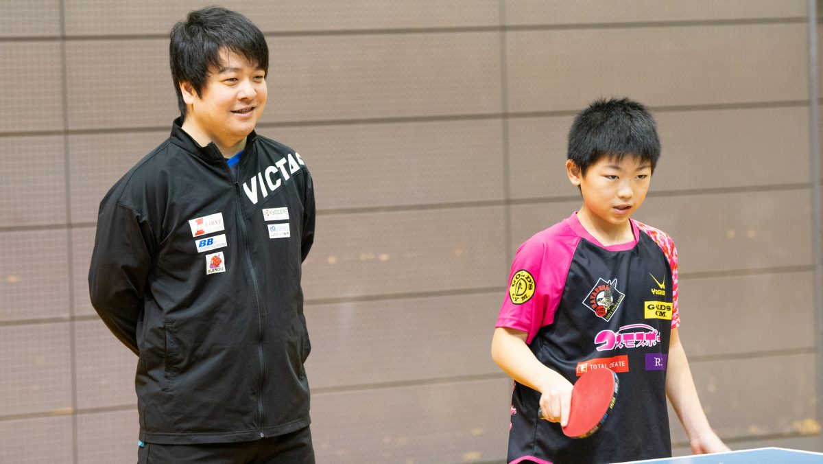 写真:技術指導をする岸川聖也/撮影:ラリーズ編集部