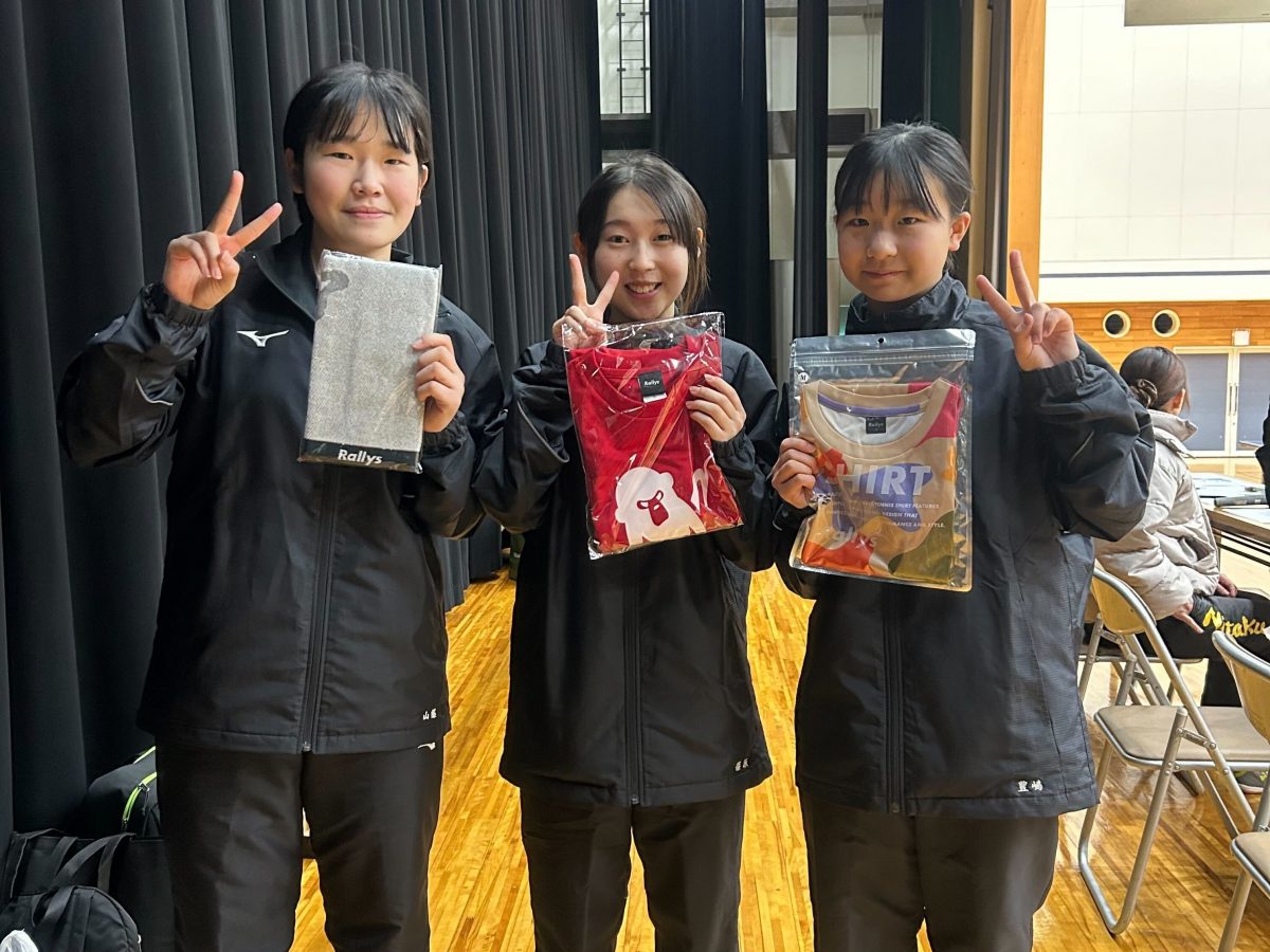 写真:女子一般シングルス入賞者/撮影:ラリーズ編集部