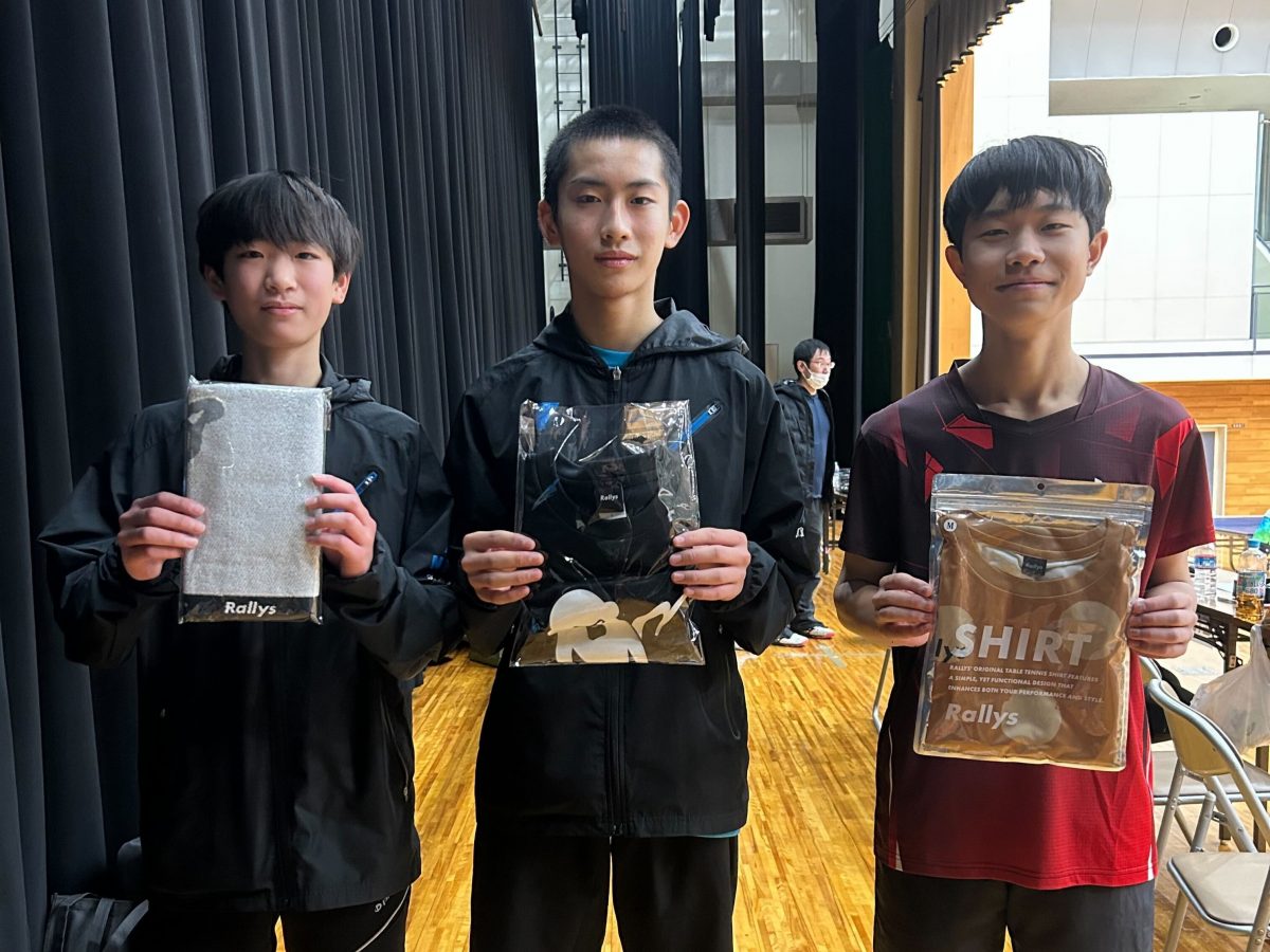 写真:男子小中学生シングルス入賞者/撮影:ラリーズ編集部
