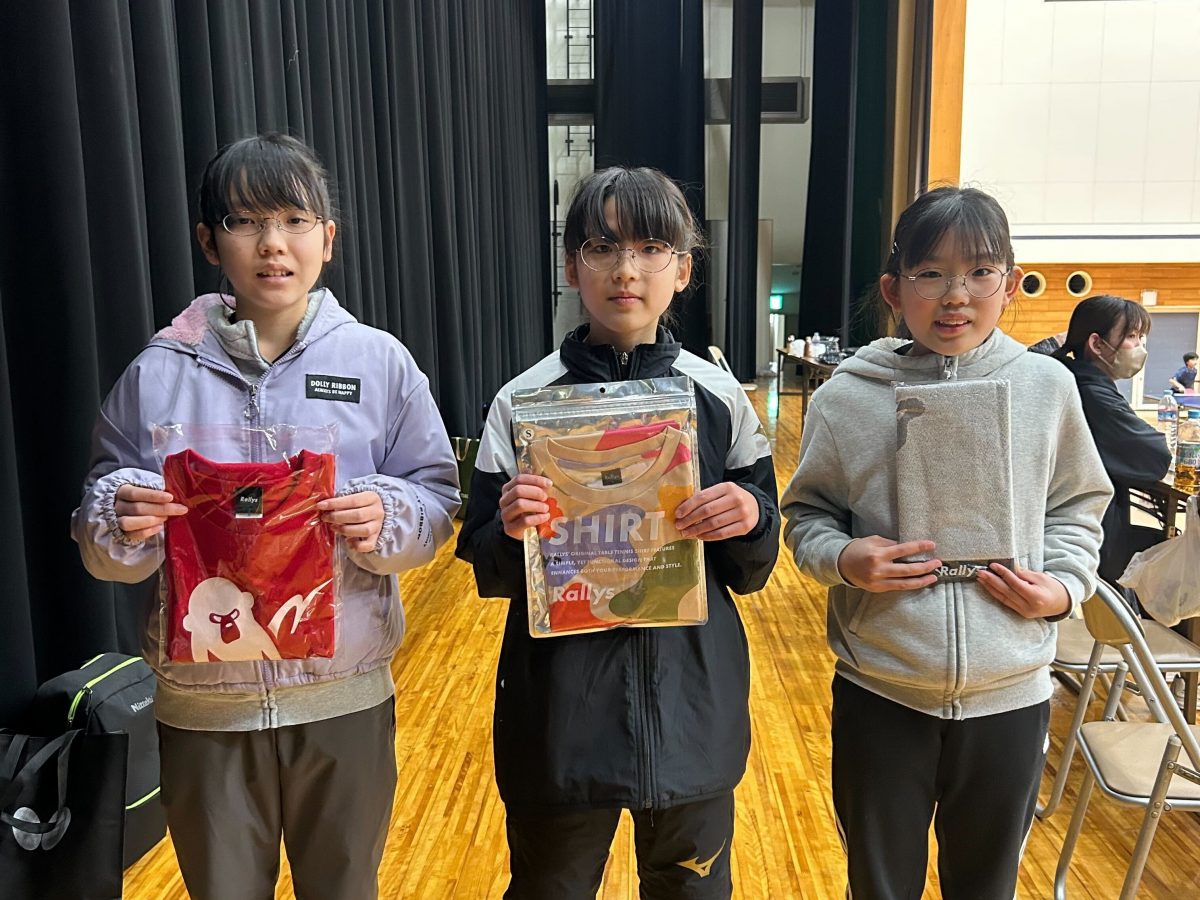 写真:女子小中学生シングルス入賞者/撮影:ラリーズ編集部