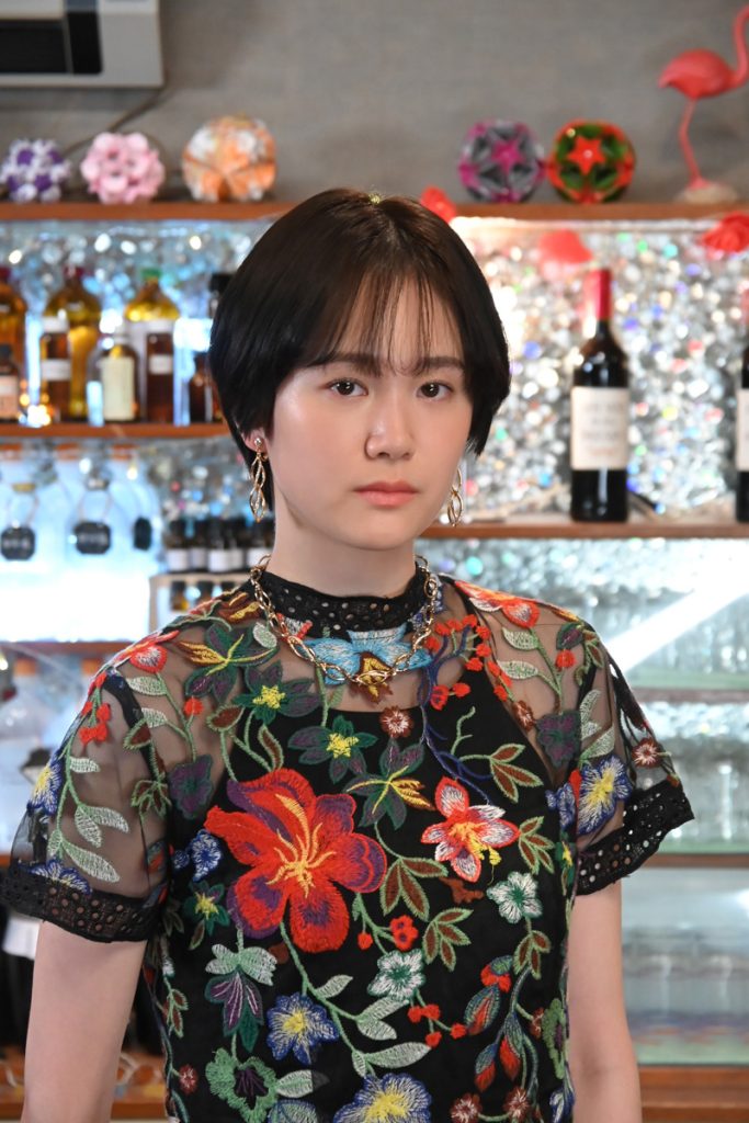 土ドラ特別企画『介護スナック ベルサイユ』で主演を務める尾碕真花