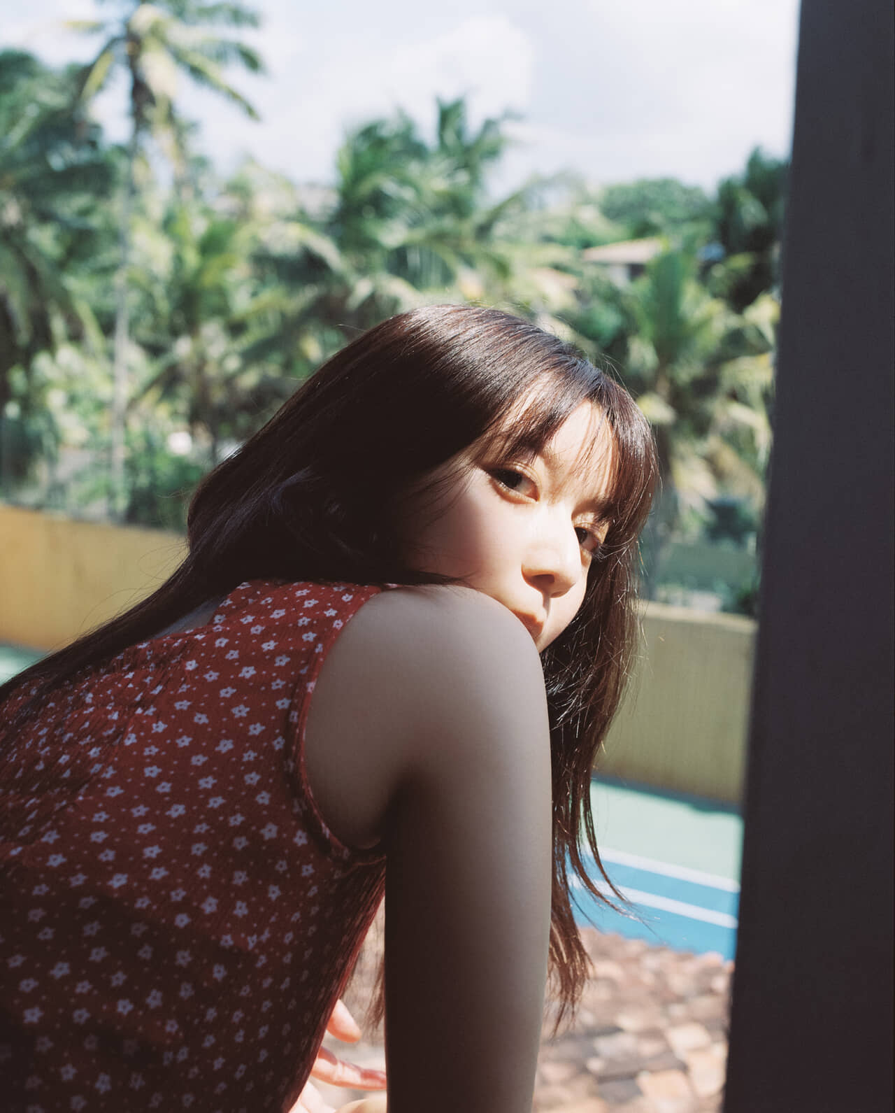 ▲上白石萌歌の「夏休み」 写真：Ⓒ松岡一哲 ／講談社