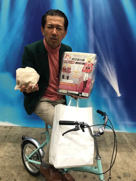 「ミハルに制服と金貨届けた人」のコスプレ