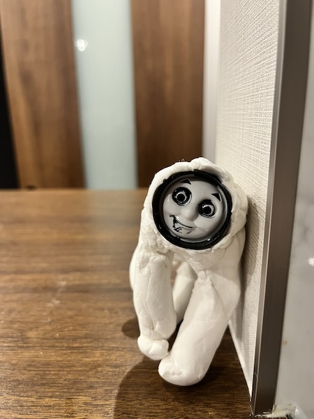 å®¶äžã«åºæ²¡ãããè¬ã®çãç©ãâŠâŠ10æ³æ¯åã®åäœã«ä»°å€©
