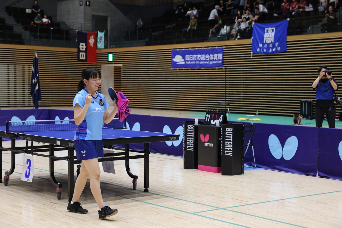 写真:勝利後の伊藤詩菜(愛知工業大学)/撮影:ラリーズ編集部