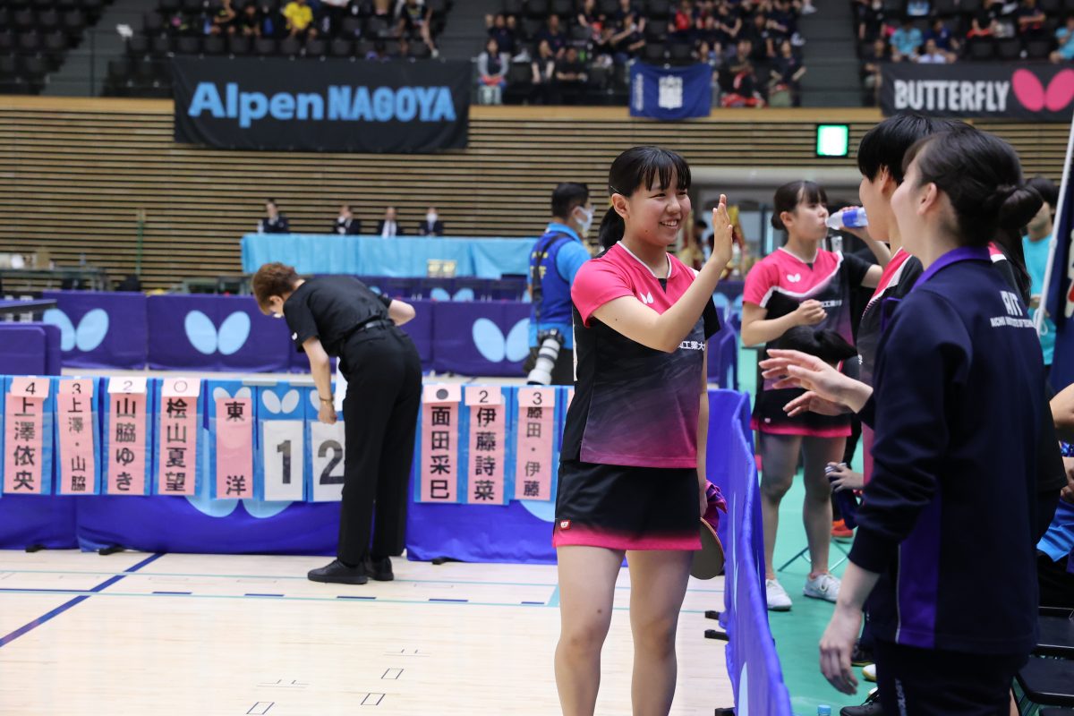 写真:勝利後の伊藤詩菜(愛知工業大学)/撮影:ラリーズ編集部