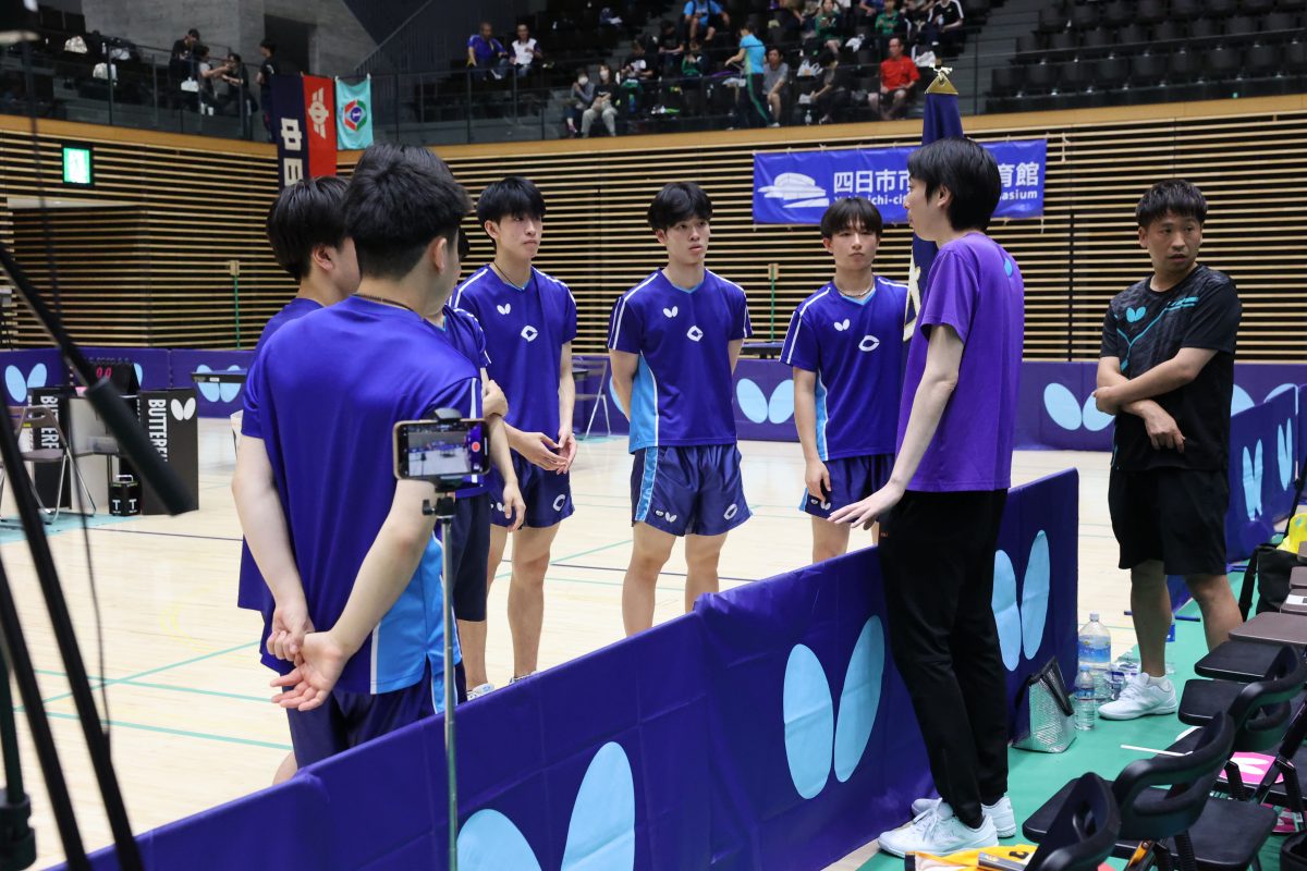 写真：試合後の中央大/撮影：ラリーズ編集部