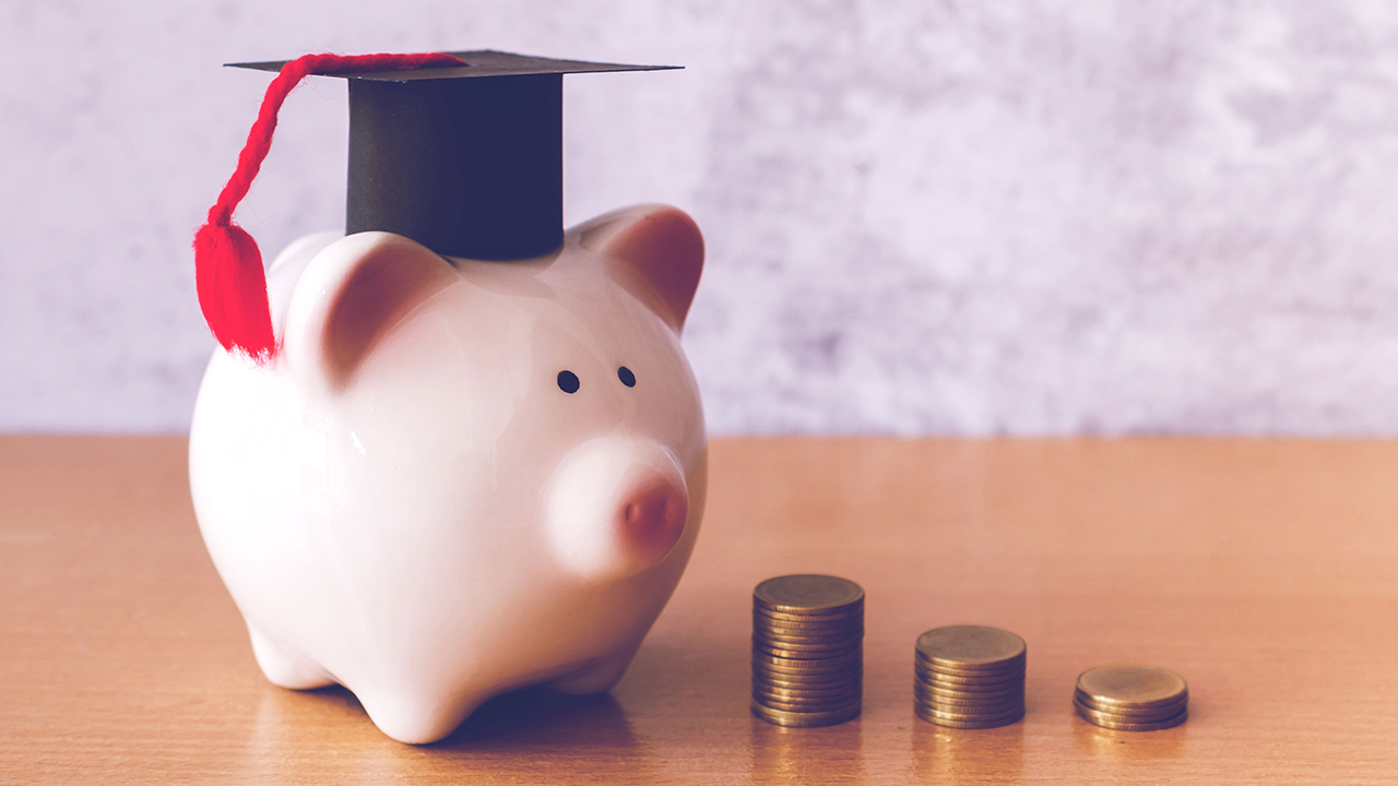 2人にひとりは借りる時代…奨学金返済問題に企業はどう対処する？　奨学金返還支援型人材紹介サービス「奨学金バンク」に訊くの画像1